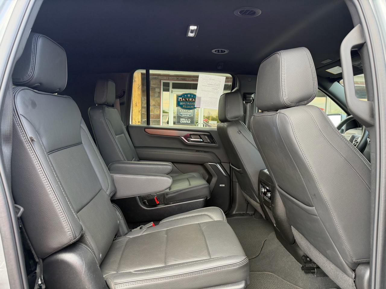 Used 2025 GMC Yukon XL Denali AWD/4WD image 23