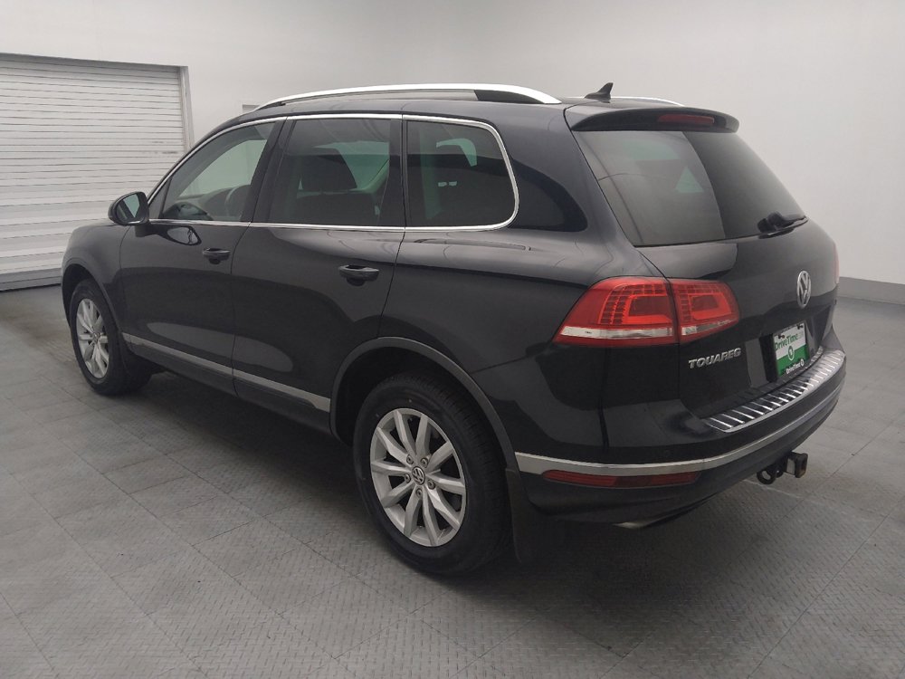Used 2016 Volkswagen Touareg Sport image 3