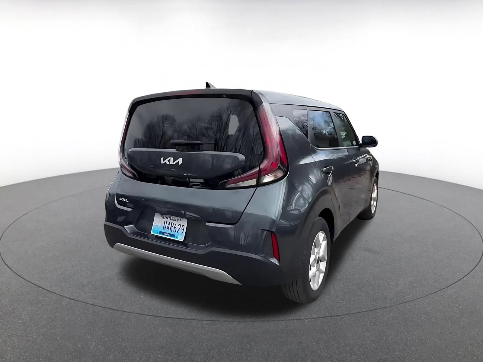 Used 2025 Kia Soul LX w/ LX Technology Package FWD image 14