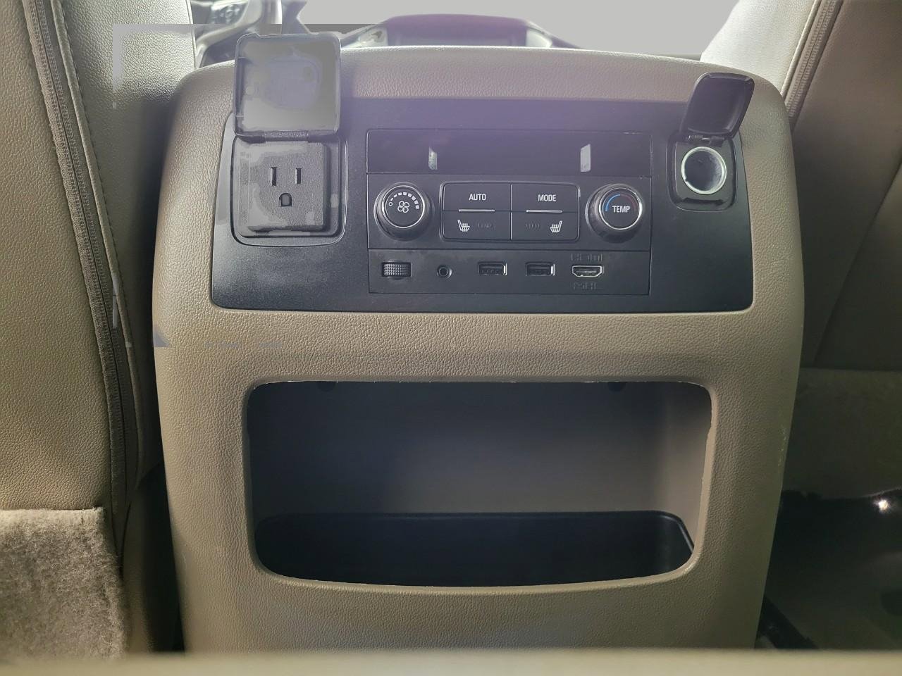 Used 2020 GMC Yukon SLT w/ Open Road Package image 19