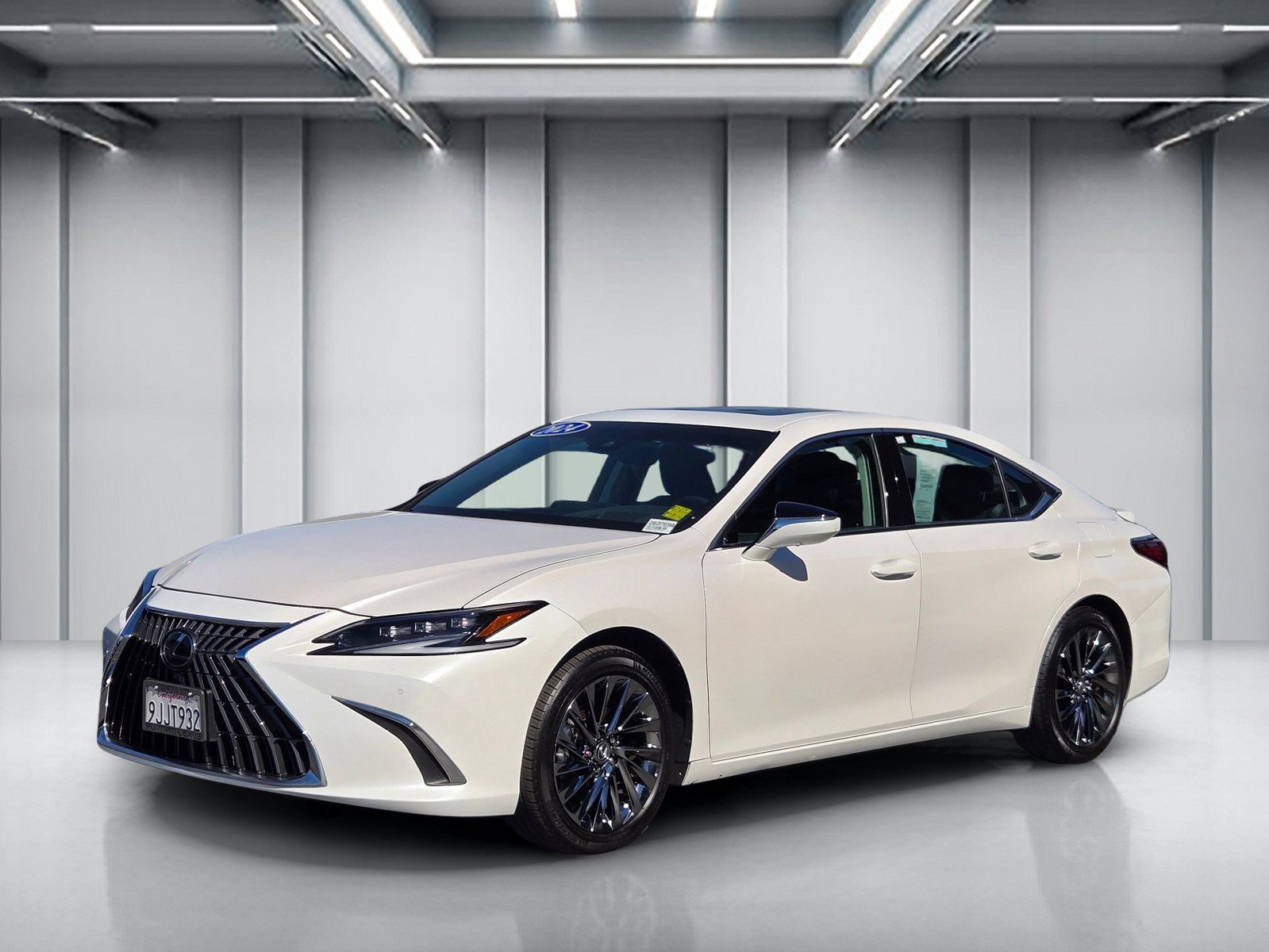 Certified 2024 Lexus ES 300h w/ Accessory Package (Z2) FWD image 9