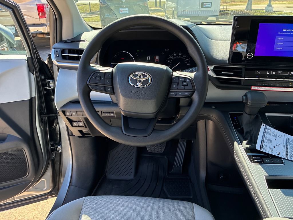 New 2026 Toyota Sienna LE image 19