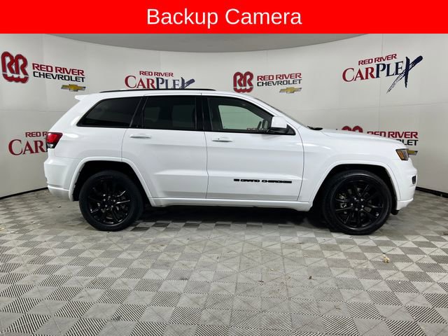 Used 2022 Jeep Grand Cherokee Laredo X image 10