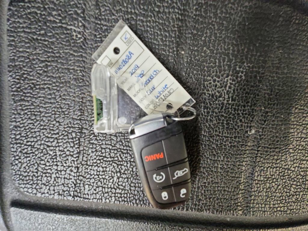 Used 2019 Jeep Grand Cherokee Limited image 32