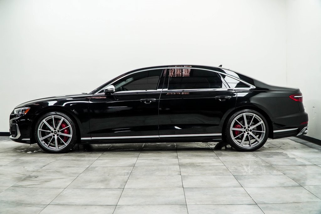 Used 2022 Audi S8 image 8