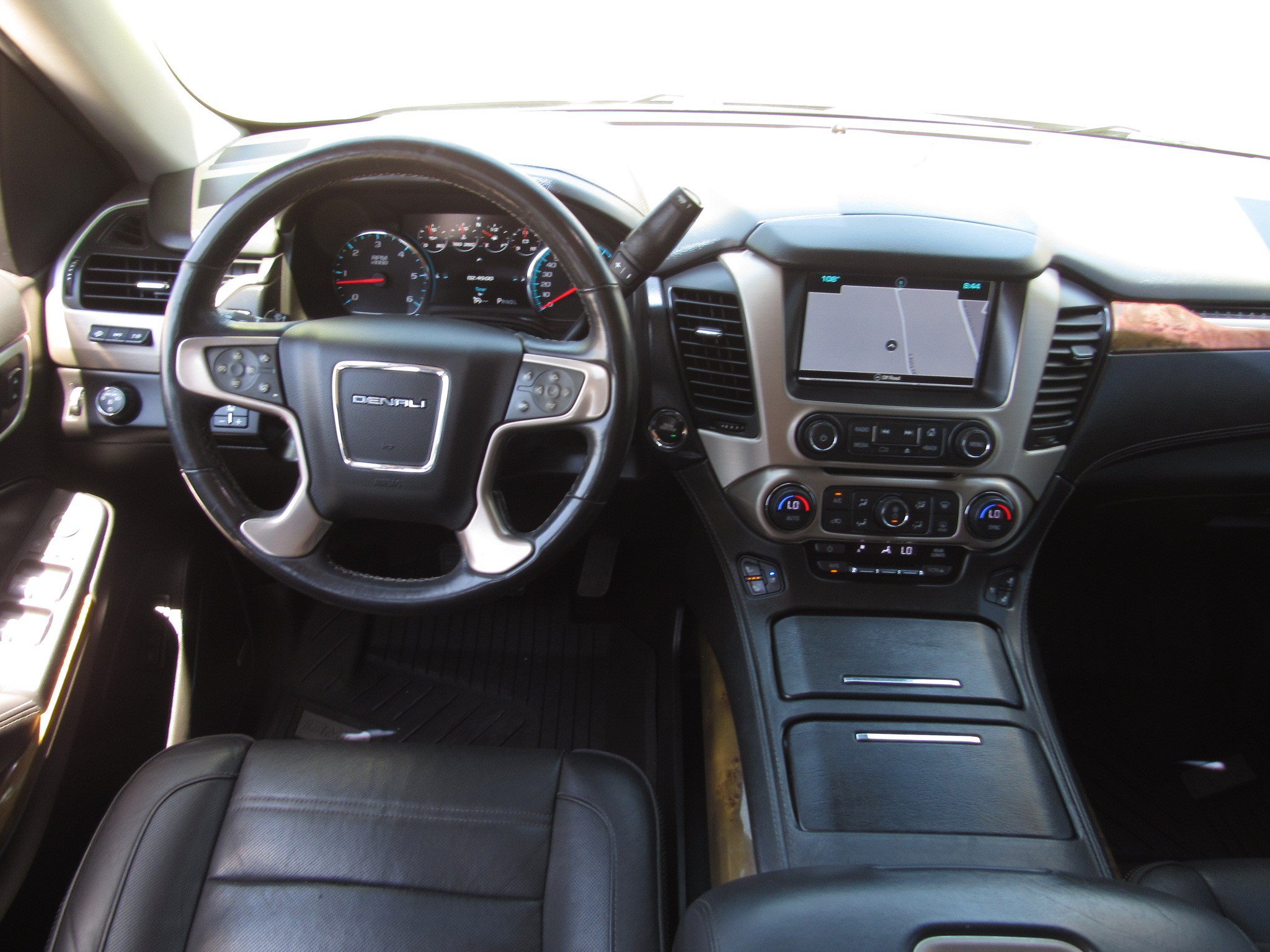 Used 2017 GMC Yukon Denali RWD image 18