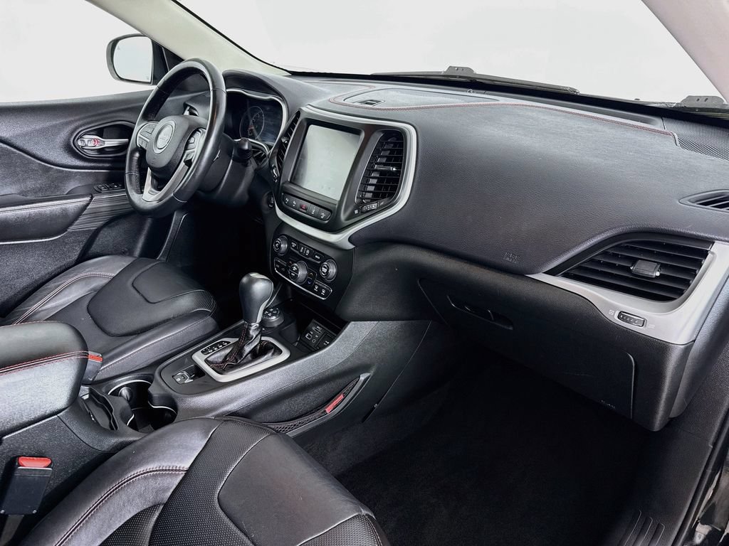 Used 2015 Jeep Cherokee Trailhawk w/ Comfort/Convenience Group AWD/4WD image 33