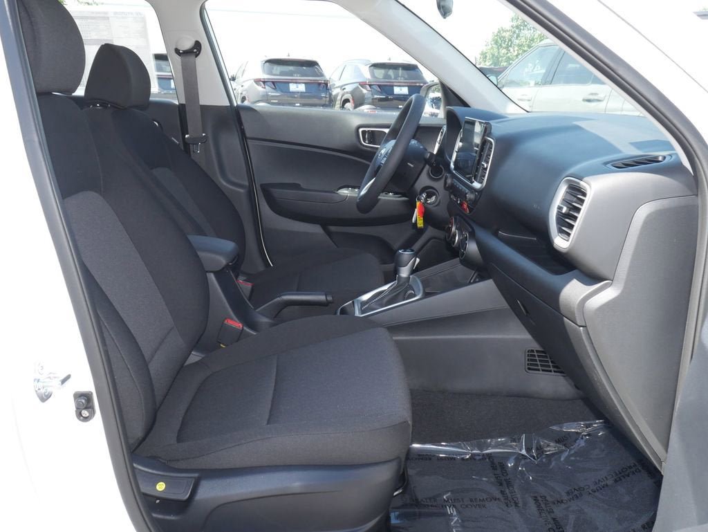 New 2026 Hyundai Venue SE FWD image 19