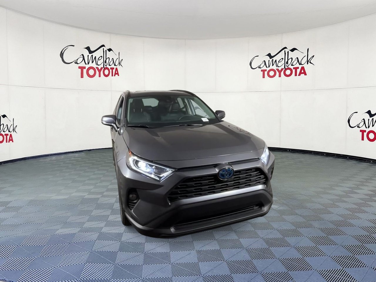 Used 2021 Toyota RAV4 XLE Premium AWD/4WD image 4
