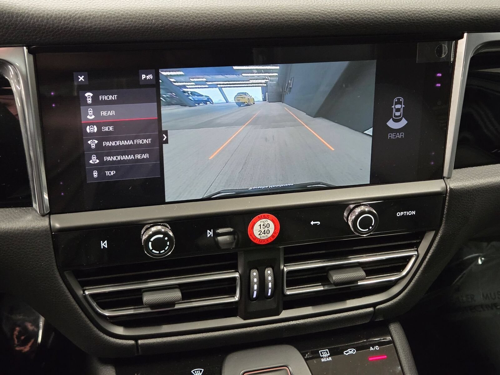 Certified 2026 Porsche Macan S AWD/4WD image 23
