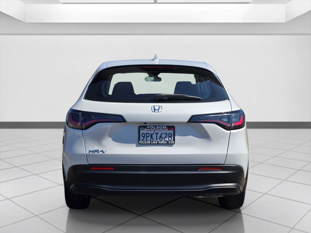 Certified 2025 Honda HR-V LX image 6