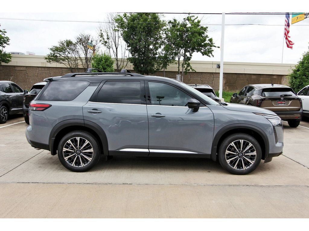 New 2026 Nissan Pathfinder Platinum FWD image 5