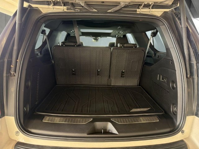 Used 2024 Chevrolet Suburban High Country AWD/4WD image 22