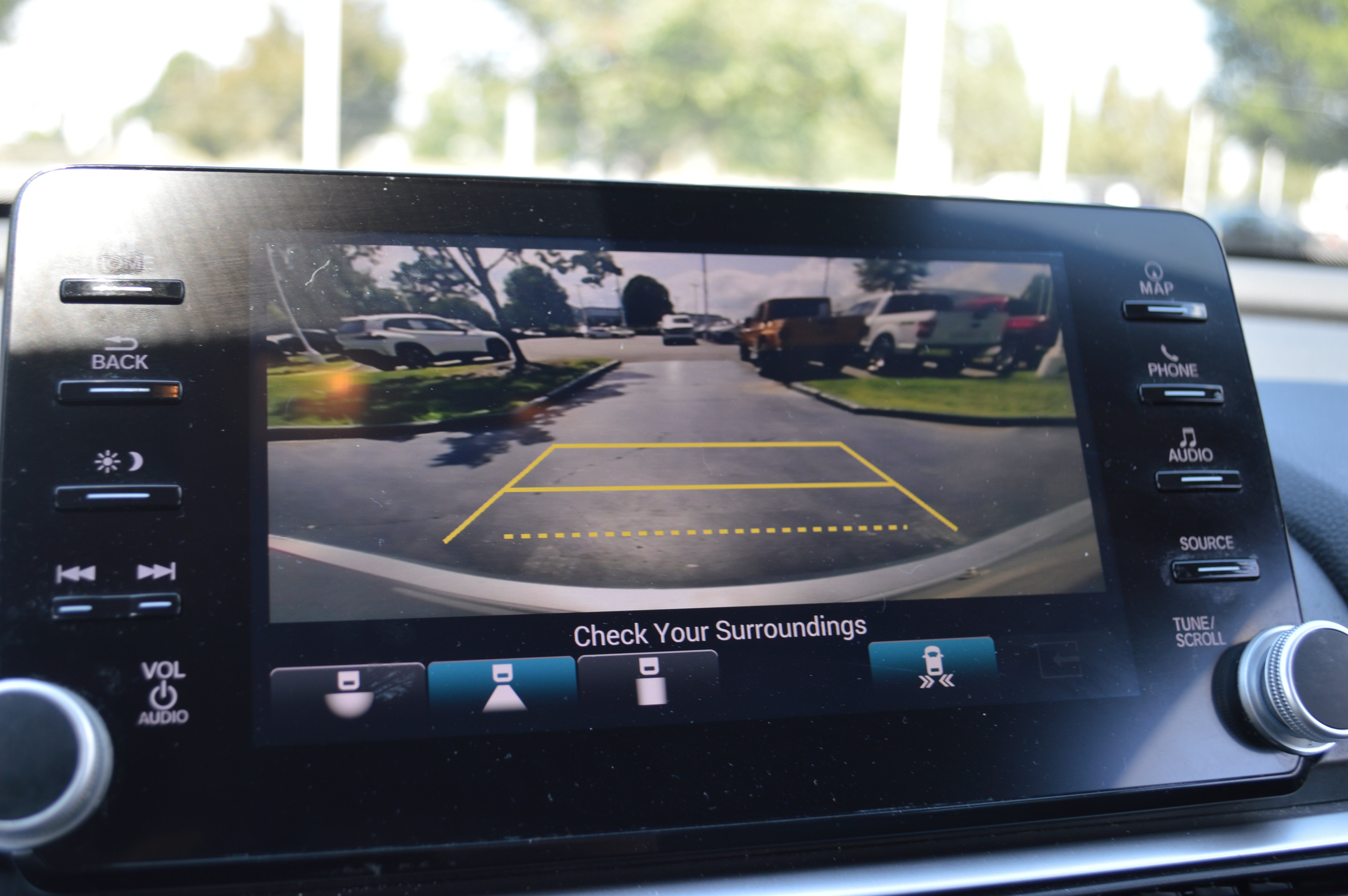 Used 2018 Honda Accord Touring image 17