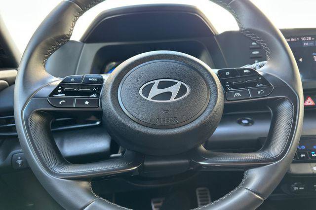 Used 2025 Hyundai Elantra Sport image 23