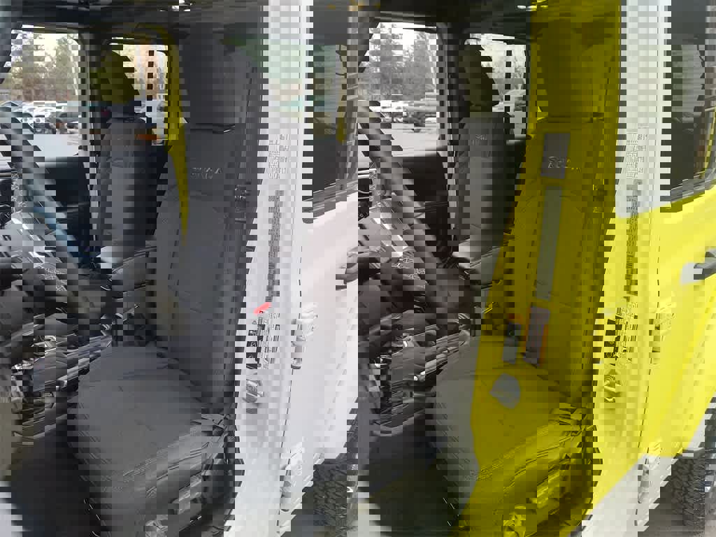 Used 2023 Jeep Wrangler Sahara image 11