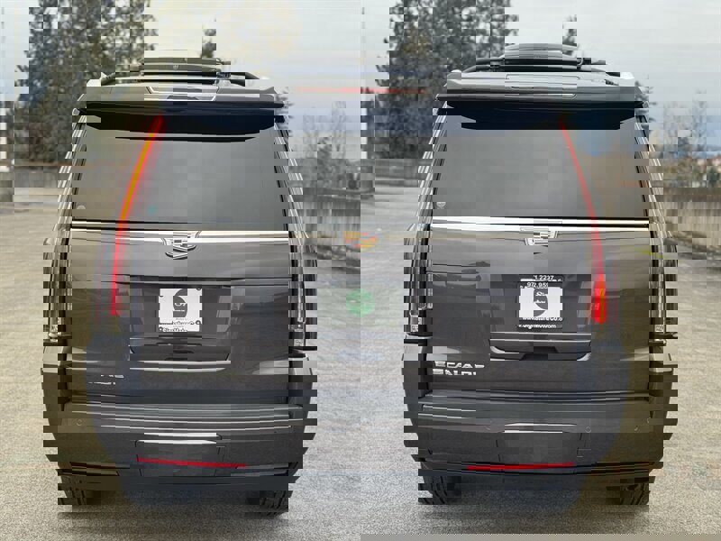 Used 2016 Cadillac Escalade ESV Platinum image 4