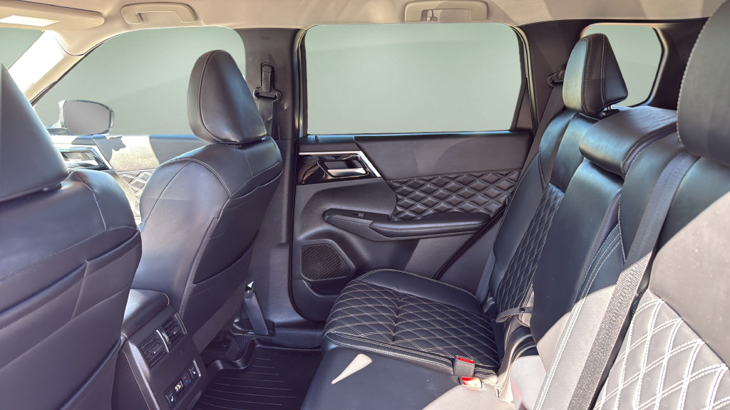 Used 2022 Mitsubishi Outlander SEL AWD/4WD image 16