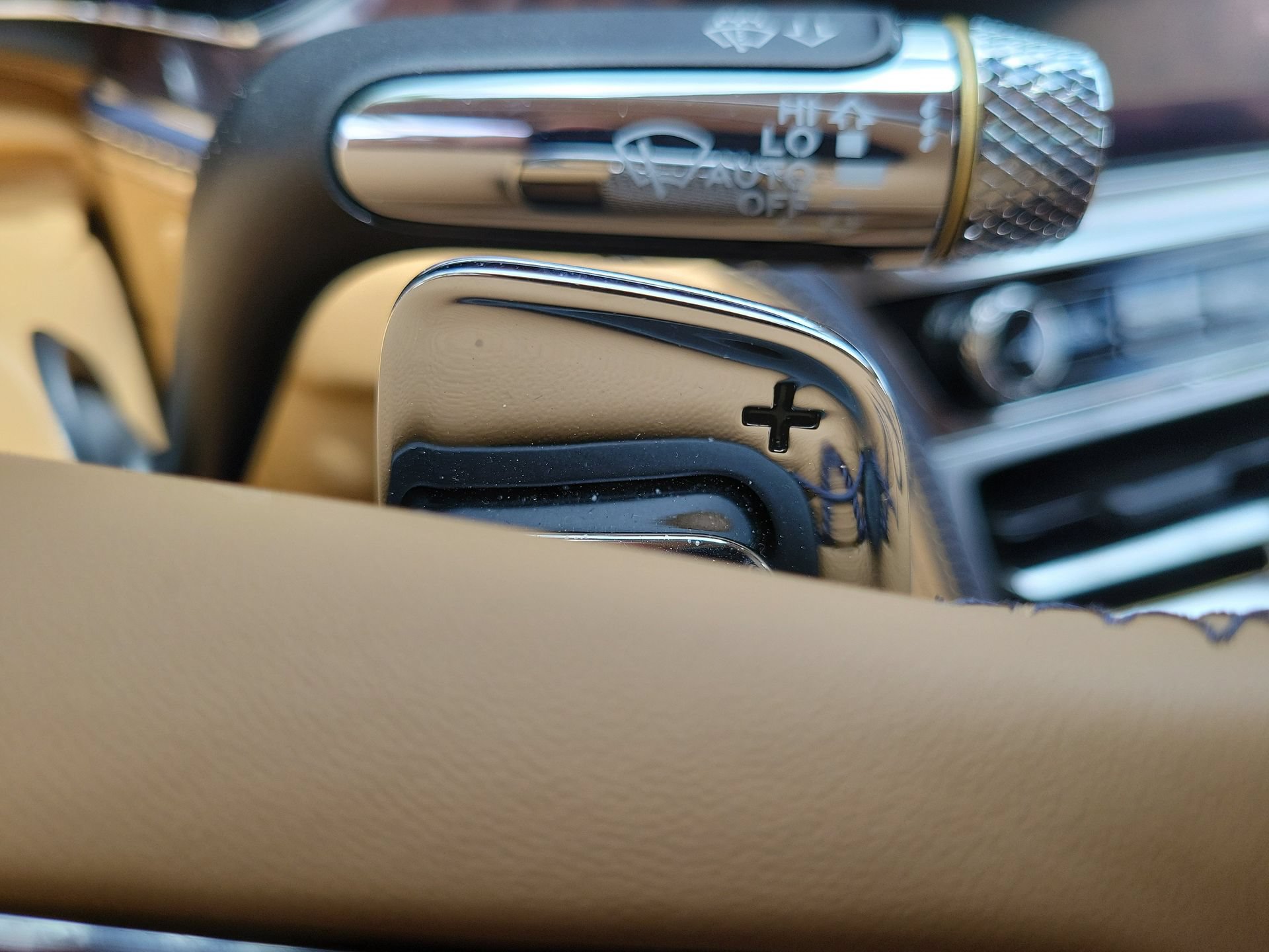Used 2025 Bentley Flying Spur Plug-In Hybrid AWD/4WD image 60