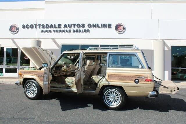Used 1990 Jeep Grand Wagoneer image 43