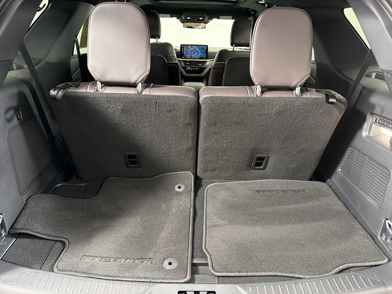 Used 2025 Ford Explorer Platinum image 17