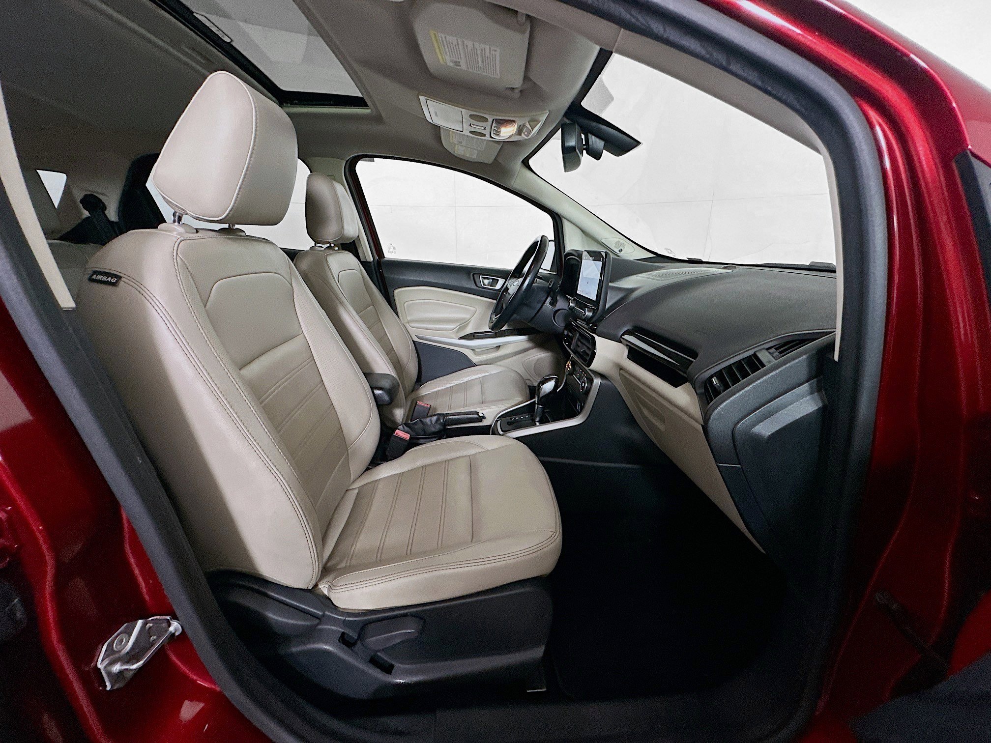 Used 2019 Ford EcoSport Titanium FWD image 31