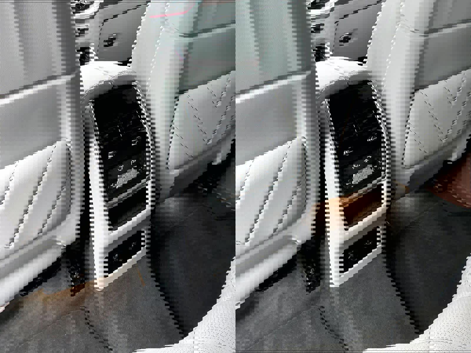 Used 2025 BMW XM image 35