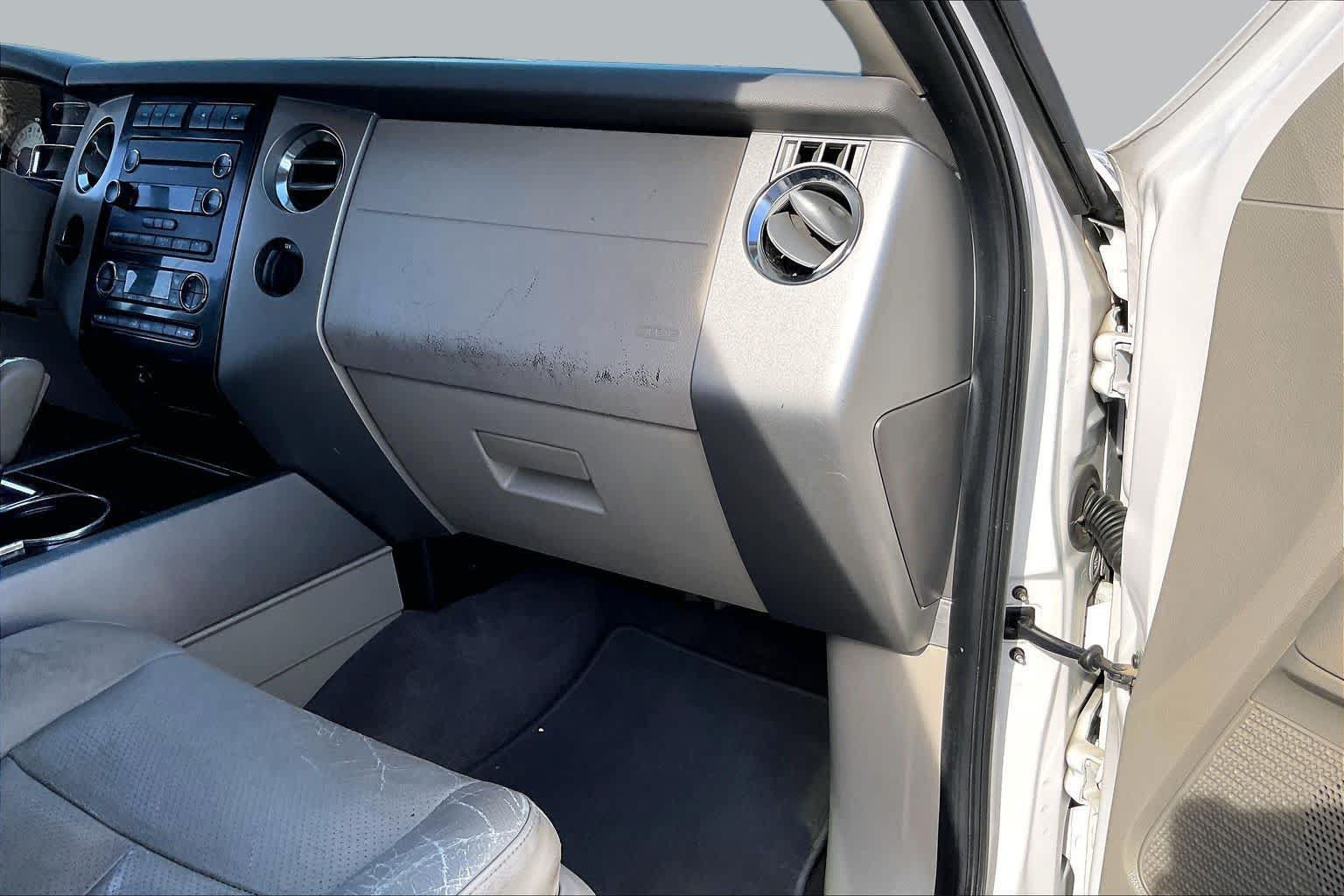 Used 2011 Ford Expedition Limited RWD image 16