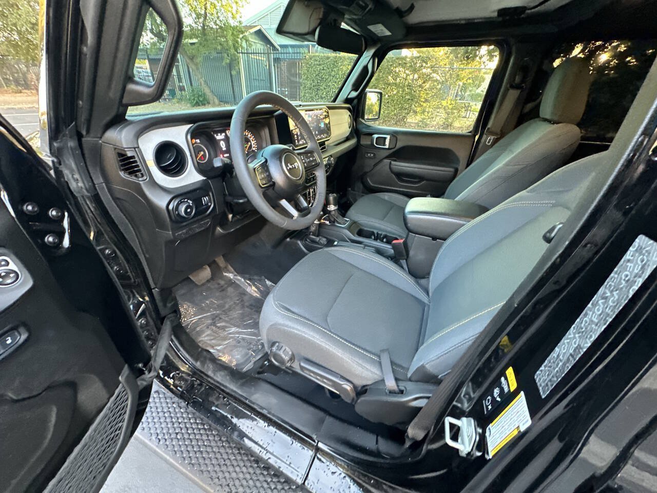 Used 2024 Jeep Wrangler Unlimited Sport AWD/4WD image 14