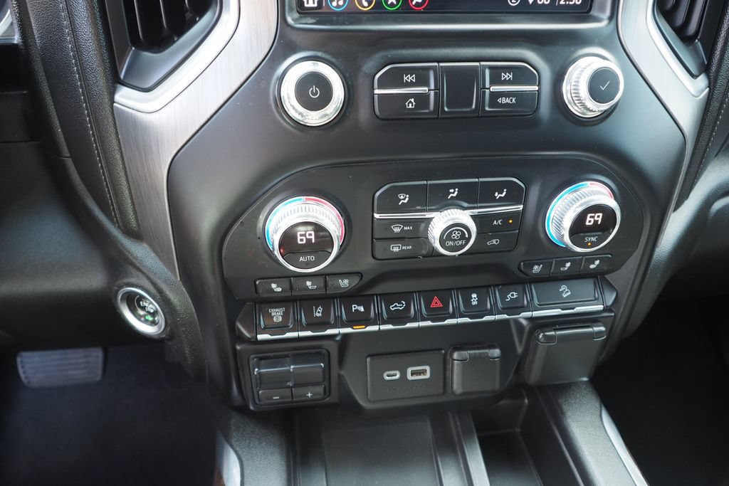 Used 2020 GMC Sierra 2500 Denali w/ Denali Ultimate Package AWD/4WD image 23