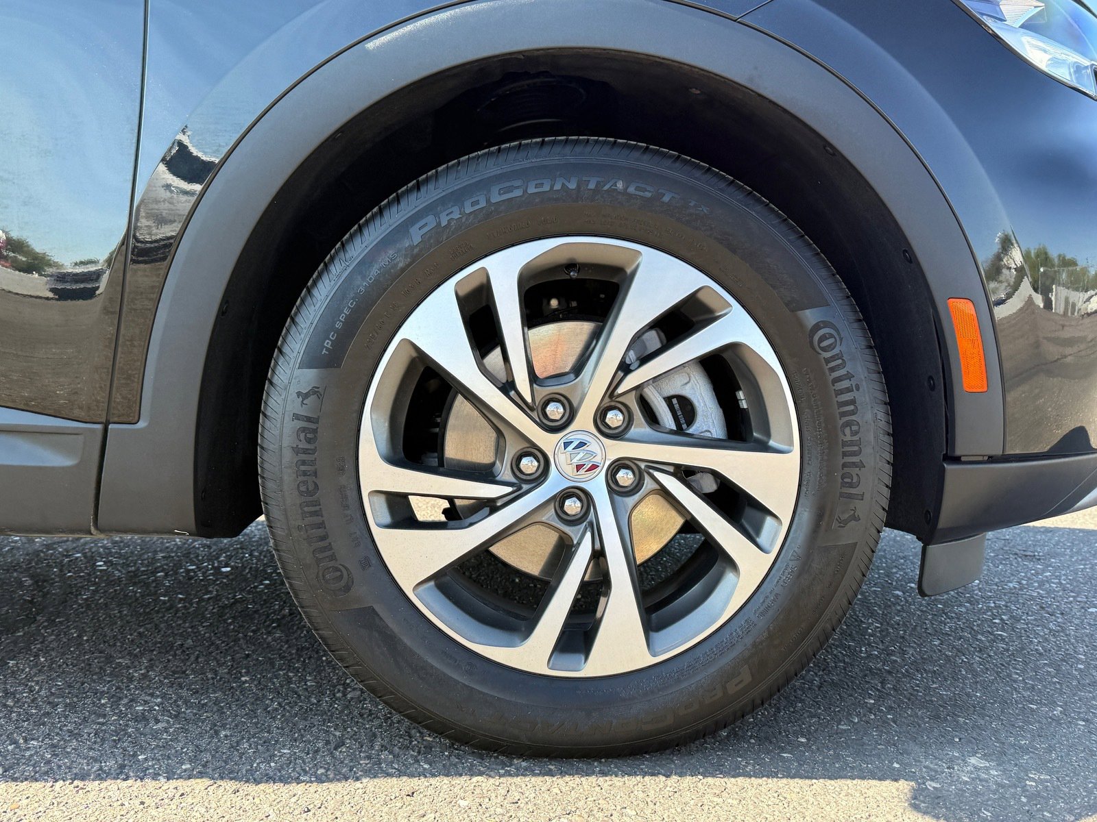 Used 2023 Buick Envision Essence image 9