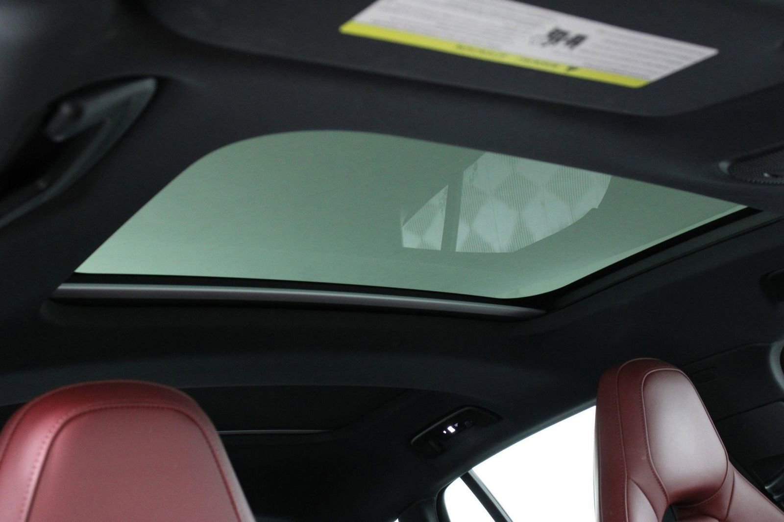 Certified 2025 Porsche Panamera image 25