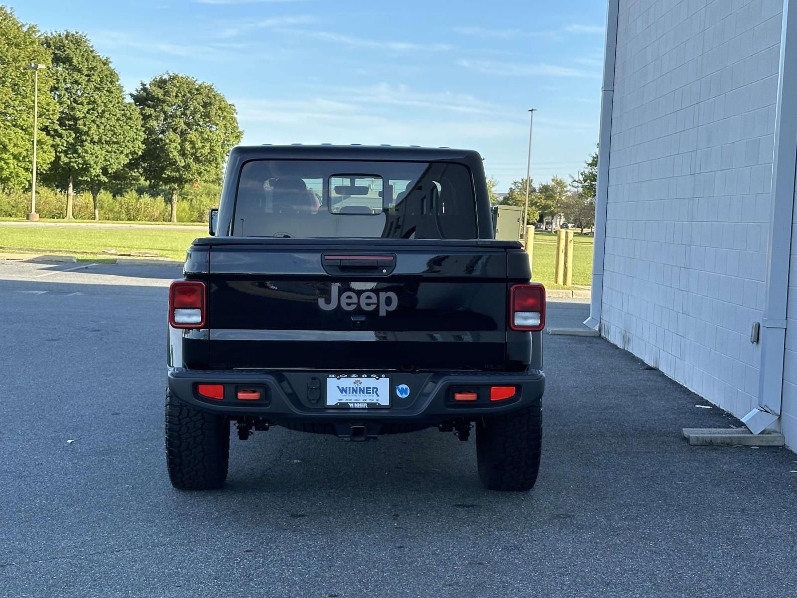Used 2023 Jeep Gladiator Mojave w/ Cold Weather Group image 4