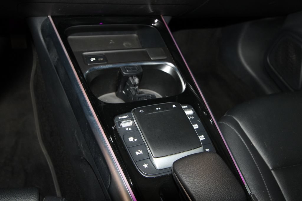 Used 2022 Mercedes-Benz GLB 250 4MATIC image 17