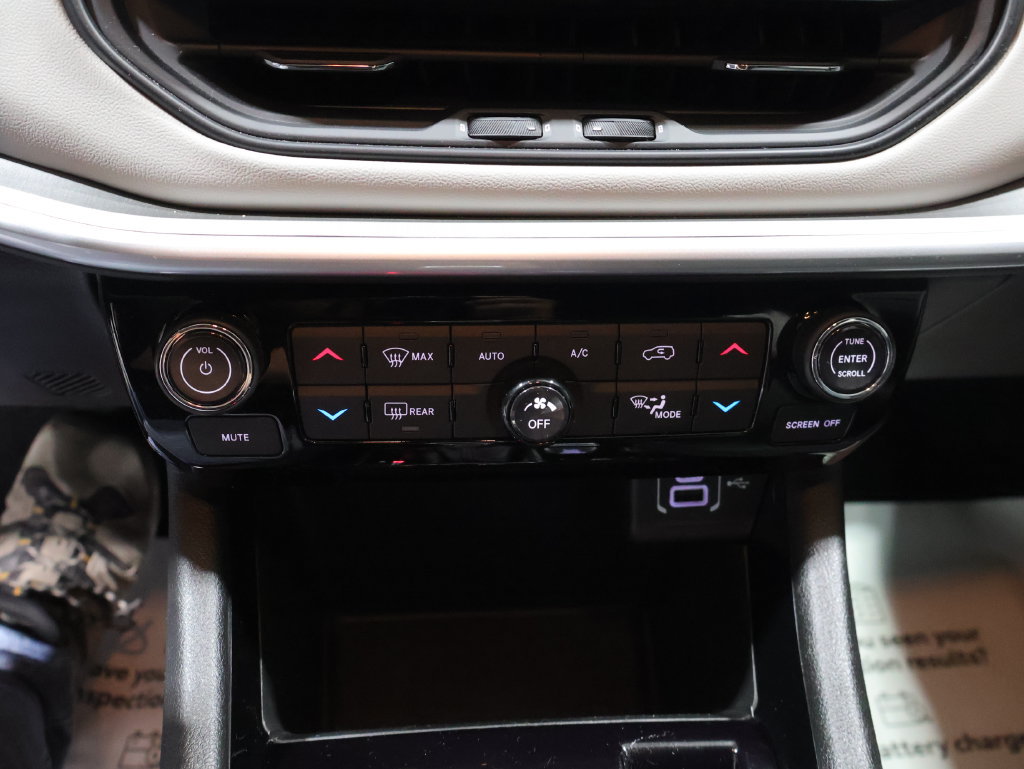 Certified 2025 Jeep Compass Limited AWD/4WD image 27