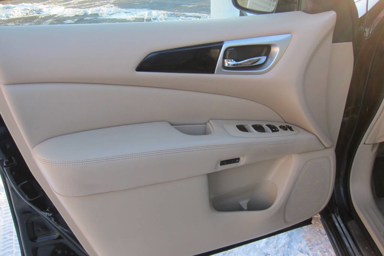 Used 2013 Nissan Pathfinder S w/ Cargo Pkg image 6