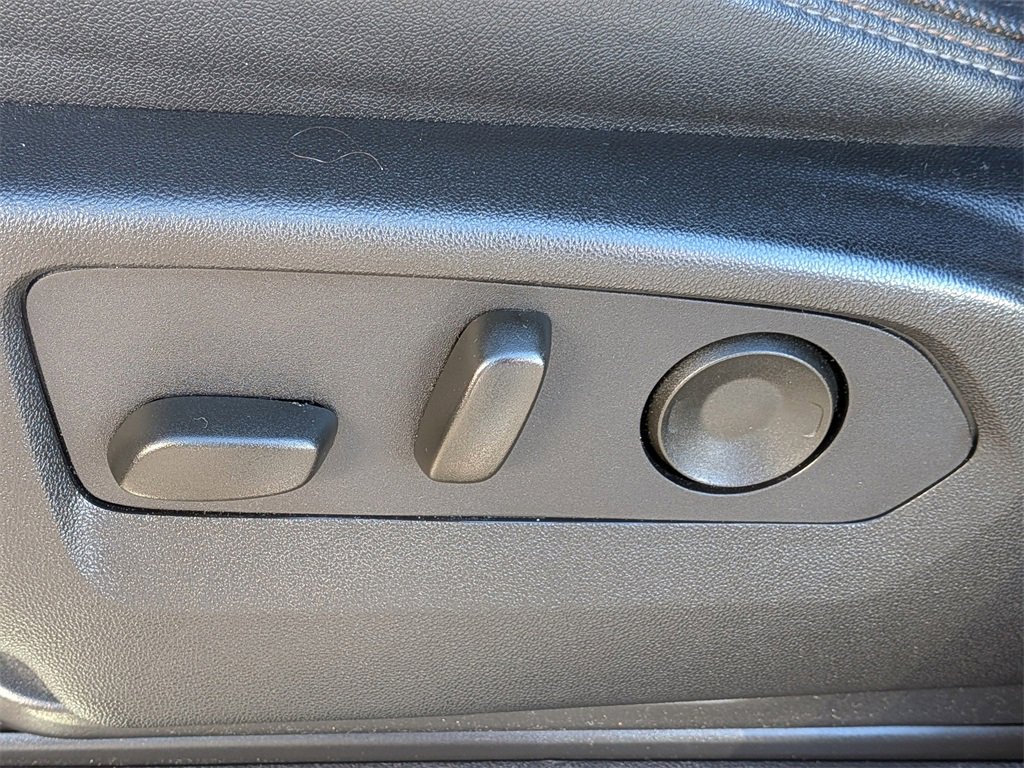 Used 2024 Chevrolet Silverado 2500 High Country w/ High Country Premium Package image 19