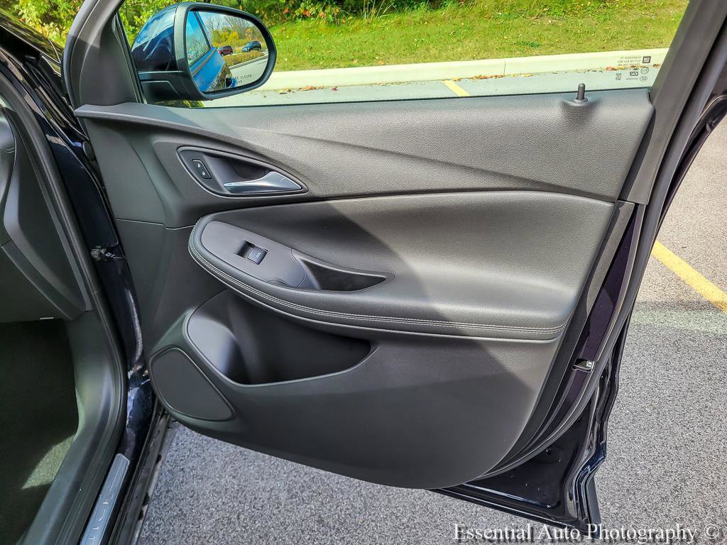 Used 2020 Buick Encore GX Essence FWD image 28