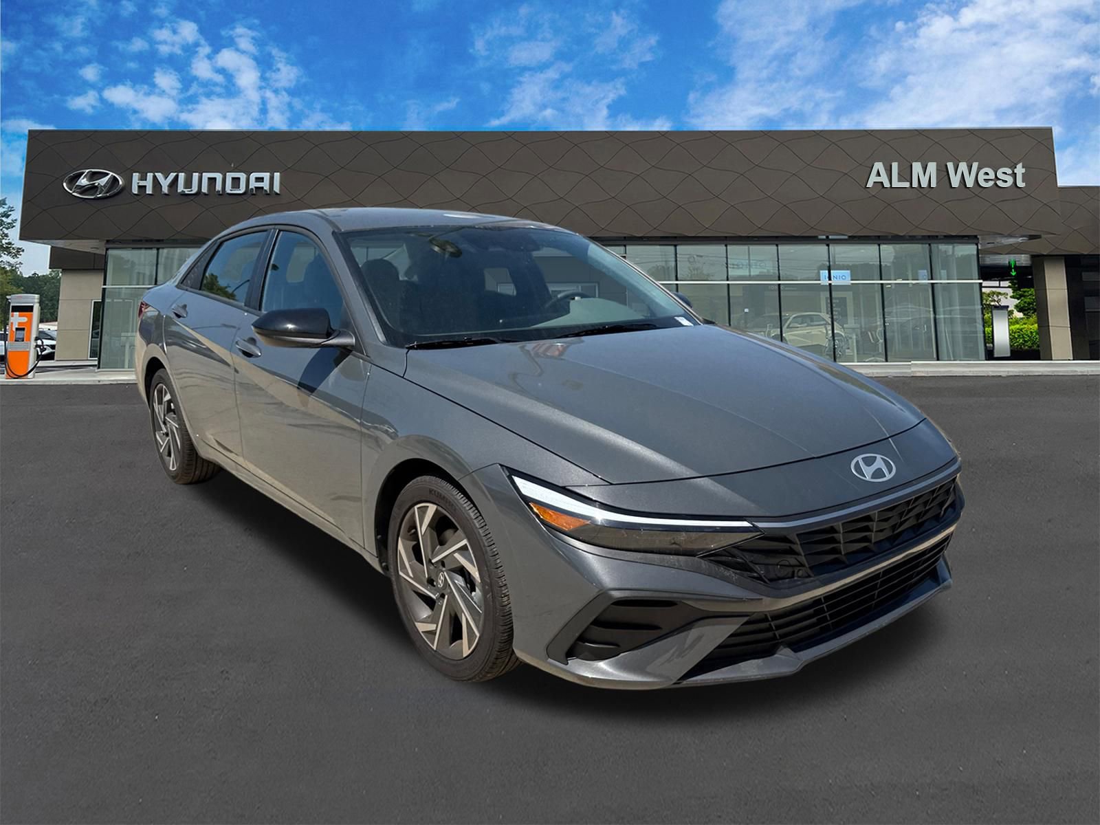 Certified 2025 Hyundai Elantra Sport FWD image 3