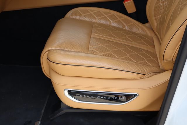 Used 2023 Jeep Grand Wagoneer L Series III AWD/4WD image 16