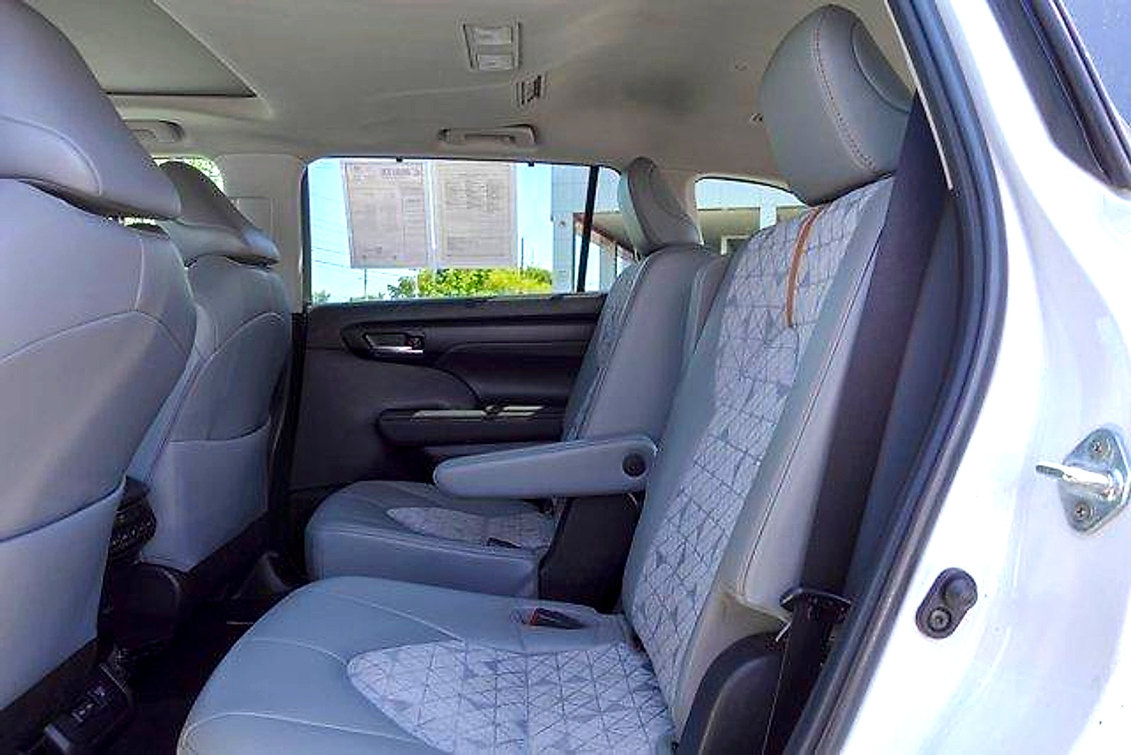 Used 2023 Toyota Highlander Bronze Edition AWD/4WD image 22