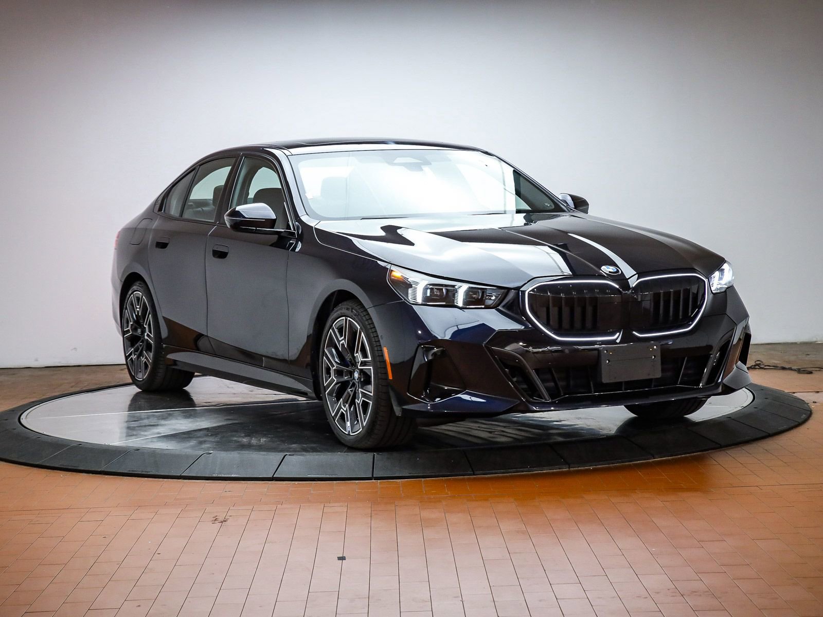 Used 2026 BMW 530i w/ M Sport Package image 6