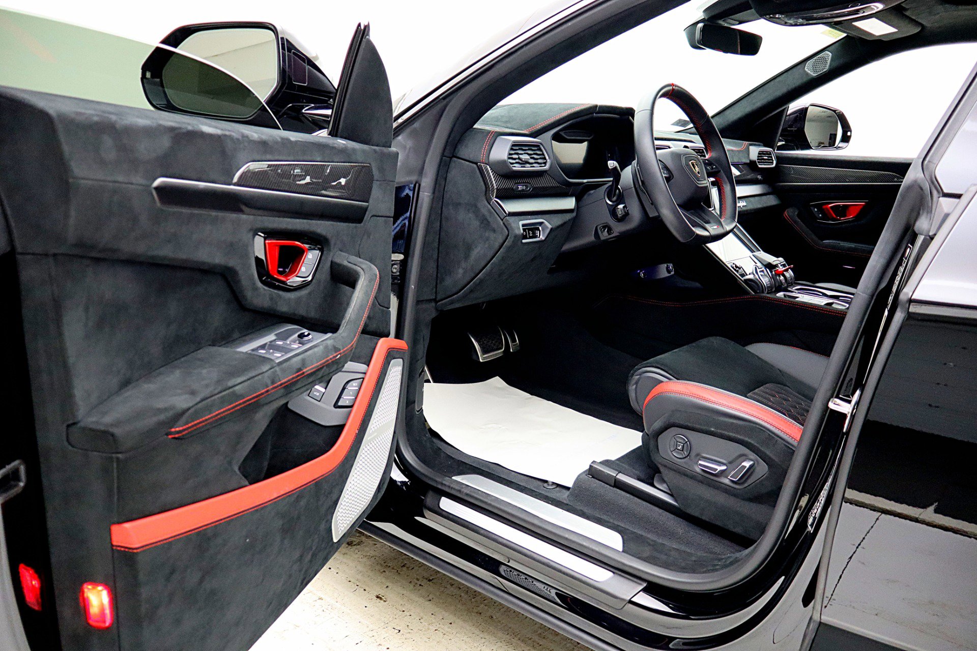 Used 2024 Lamborghini Urus Performante image 54