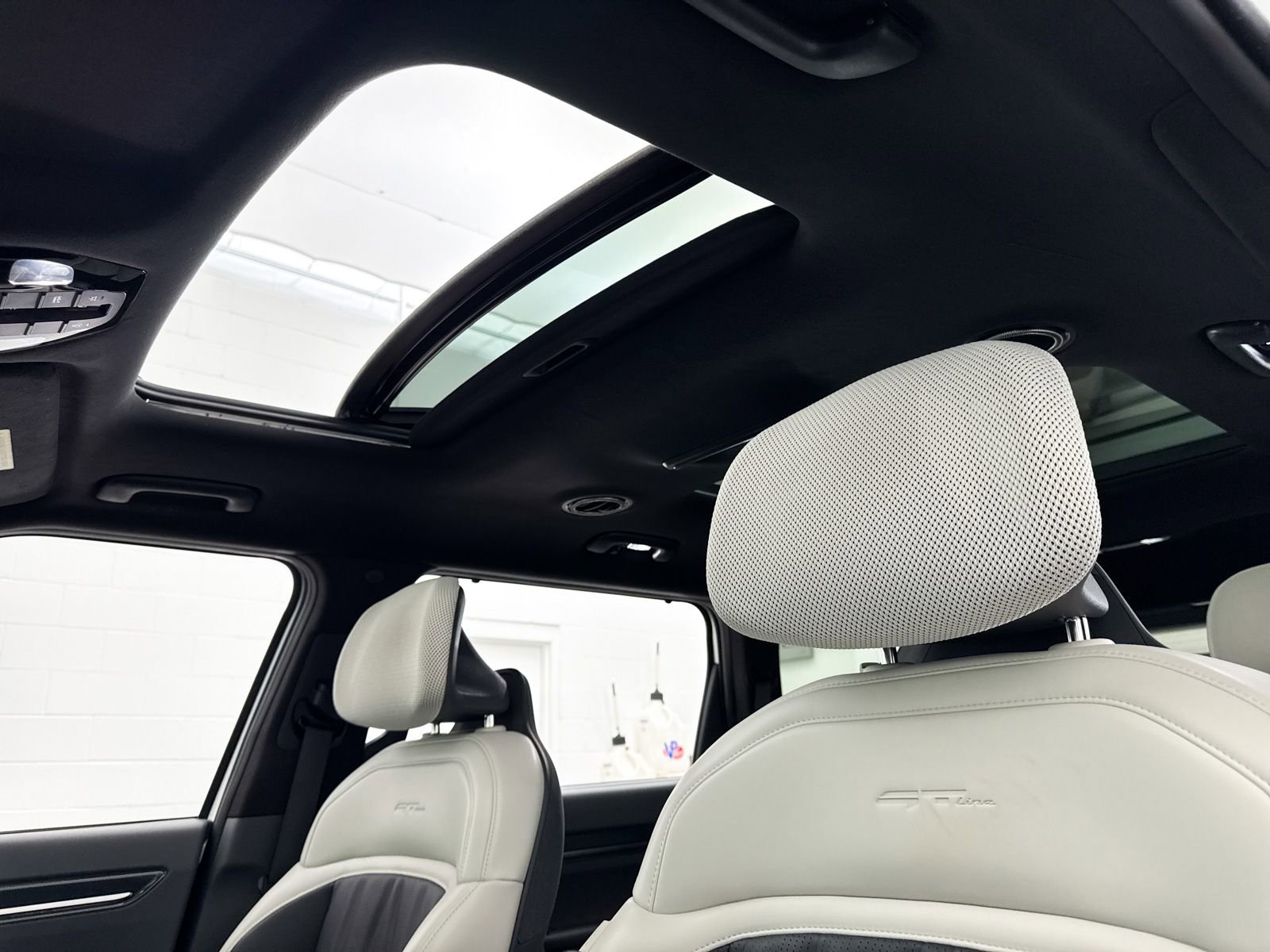 Used 2024 Kia EV9 GT-Line image 3