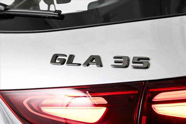 New 2026 Mercedes-Benz GLA 35 AMG 4MATIC image 5