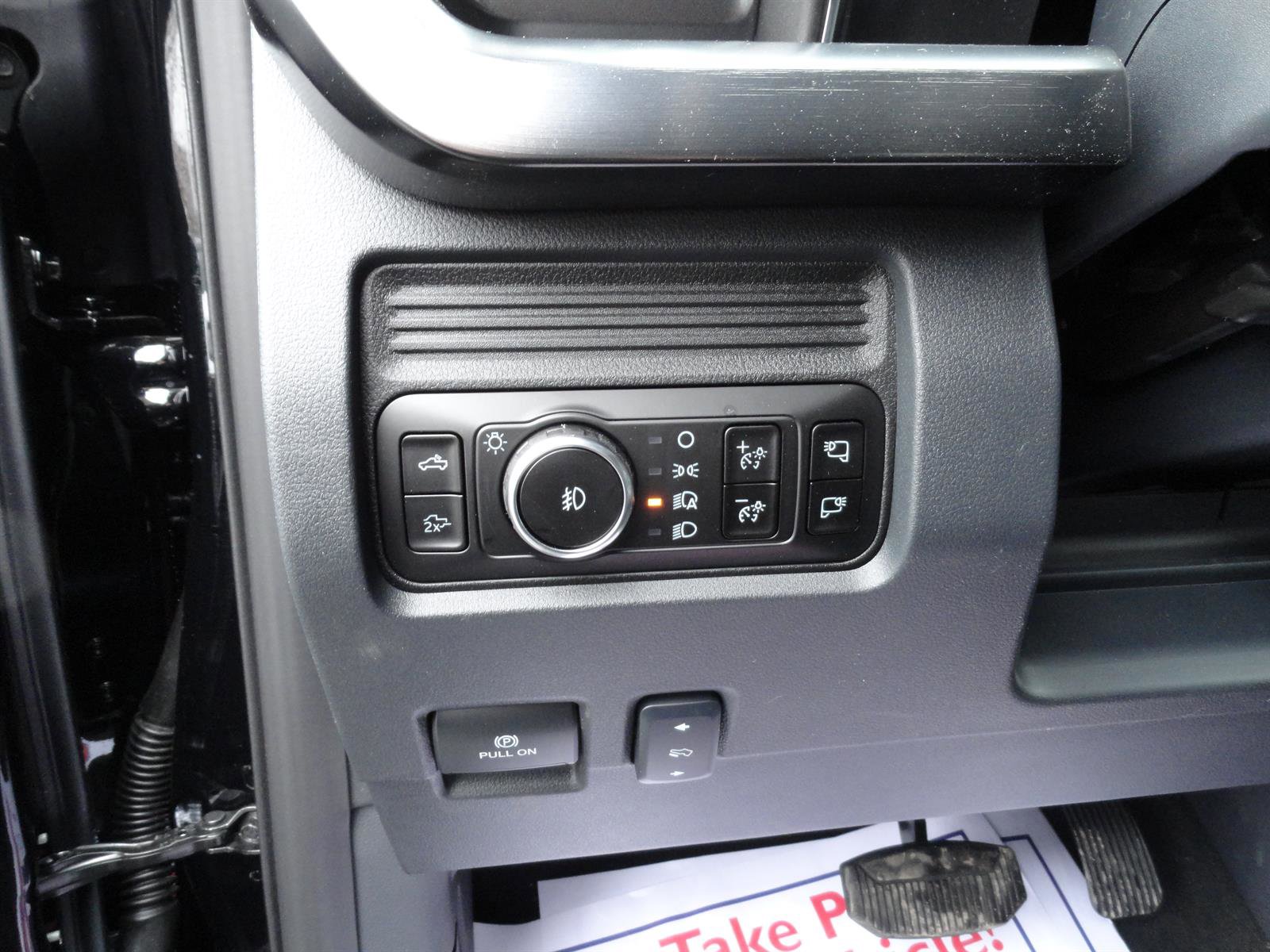 New 2026 Ford F250 Lariat w/ Black Appearance Package image 12
