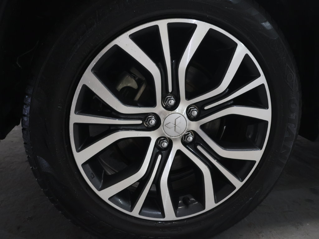 Used 2019 Mitsubishi Outlander Sport ES AWD/4WD image 32