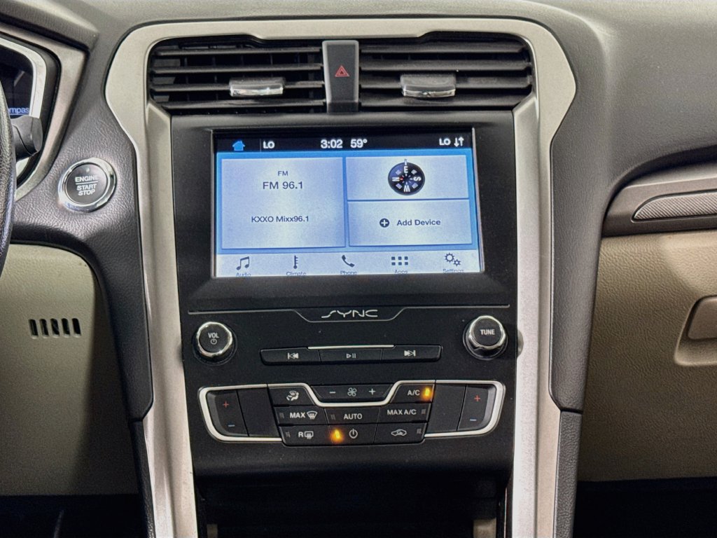 Used 2019 Ford Fusion SE FWD image 13