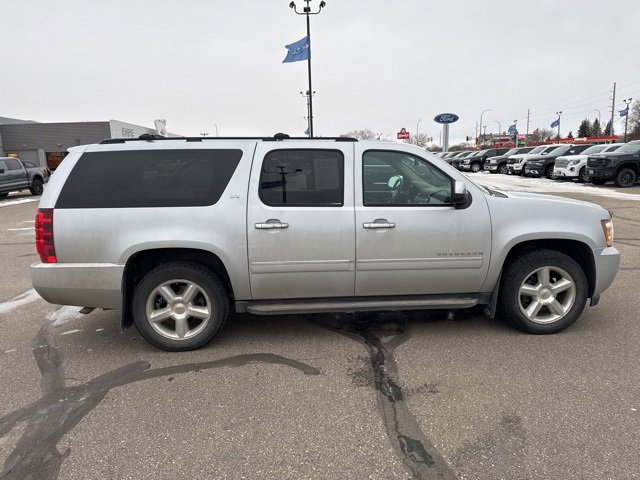 Used 2013 Chevrolet Suburban LTZ image 9