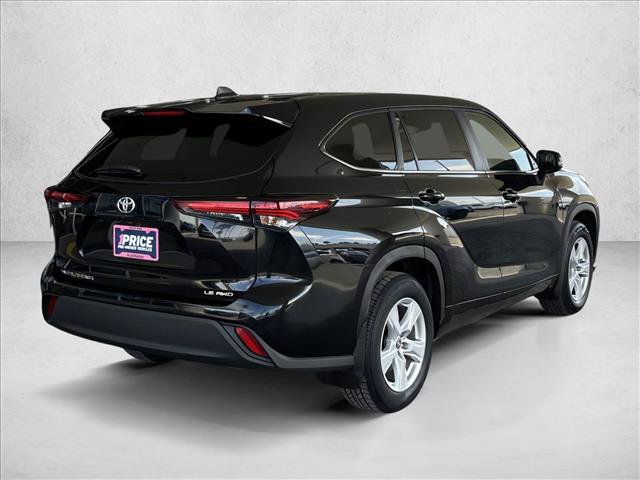 Used 2024 Toyota Highlander LE AWD/4WD image 6